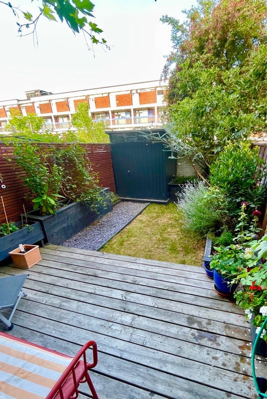 Room Unwin Close in Greater London