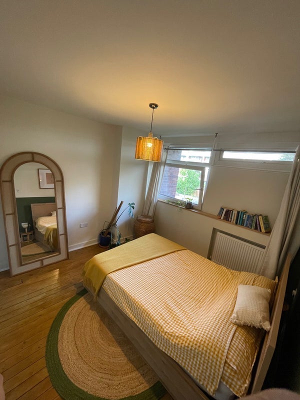 Room Unwin Close in Greater London