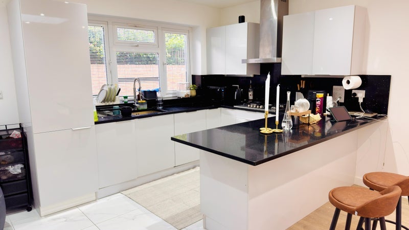 Room Overdale Road in Greater London