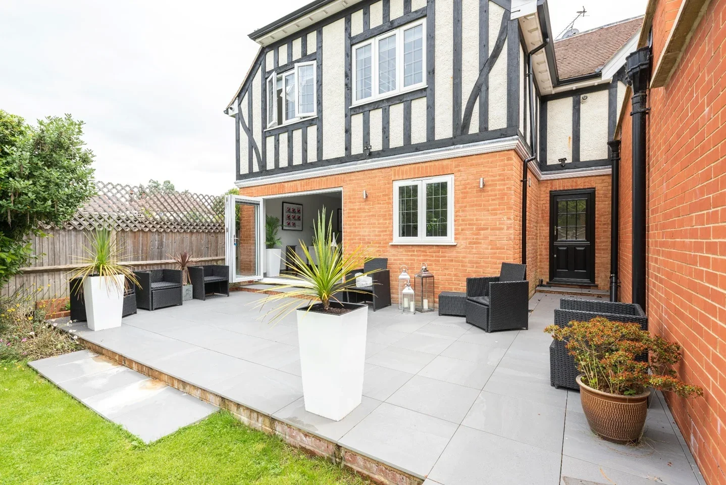 House Speer Road in Elmbridge