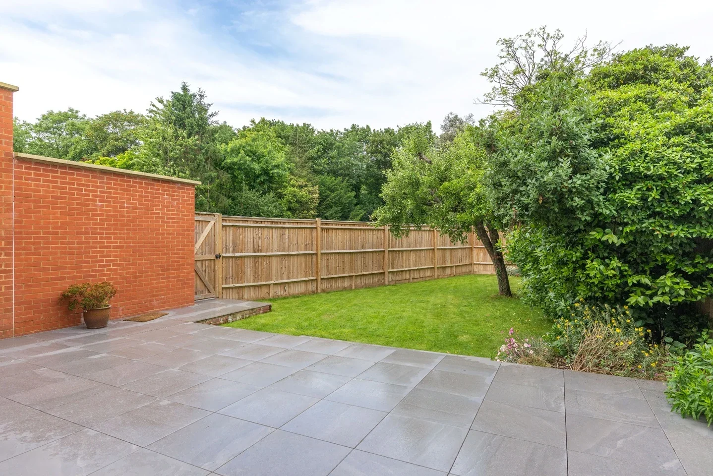 House Speer Road in Elmbridge