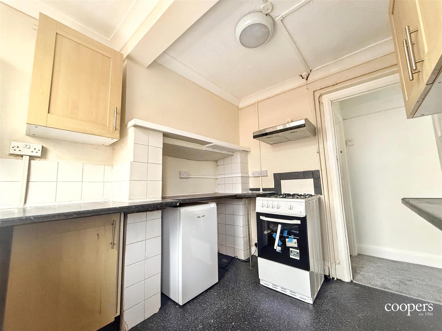 Flat Linden Avenue in Greater London