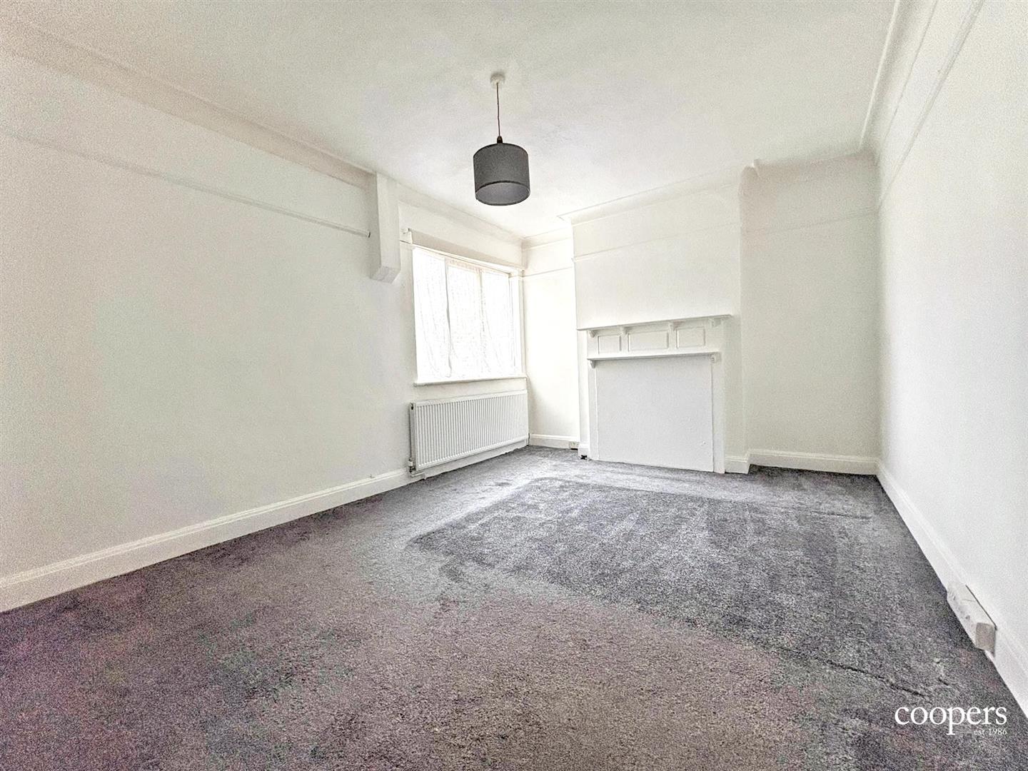 Flat Linden Avenue in Greater London