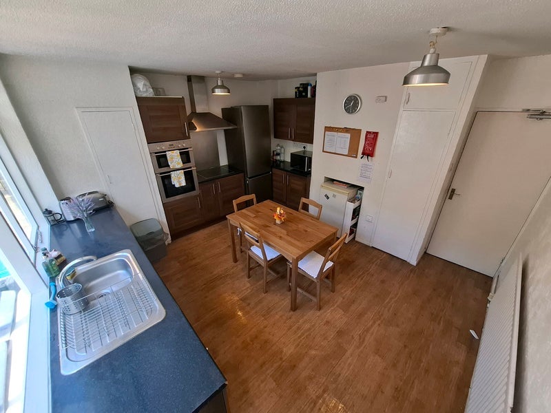 Room Cortis Road in Greater London