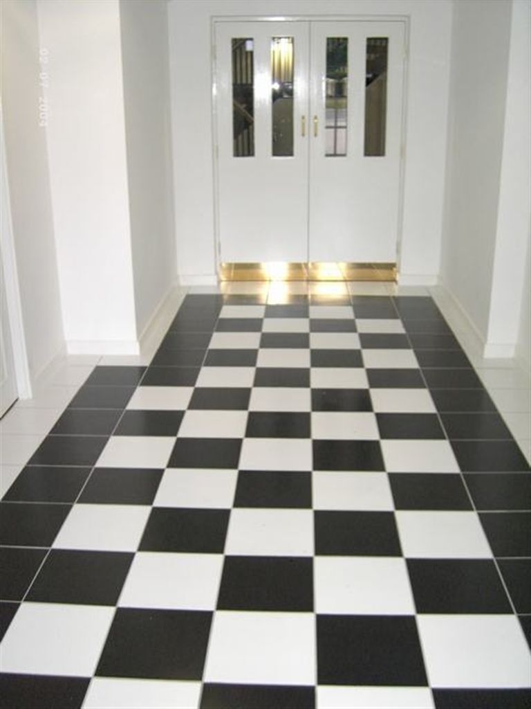 Flat Tuke Grove in Wakefield