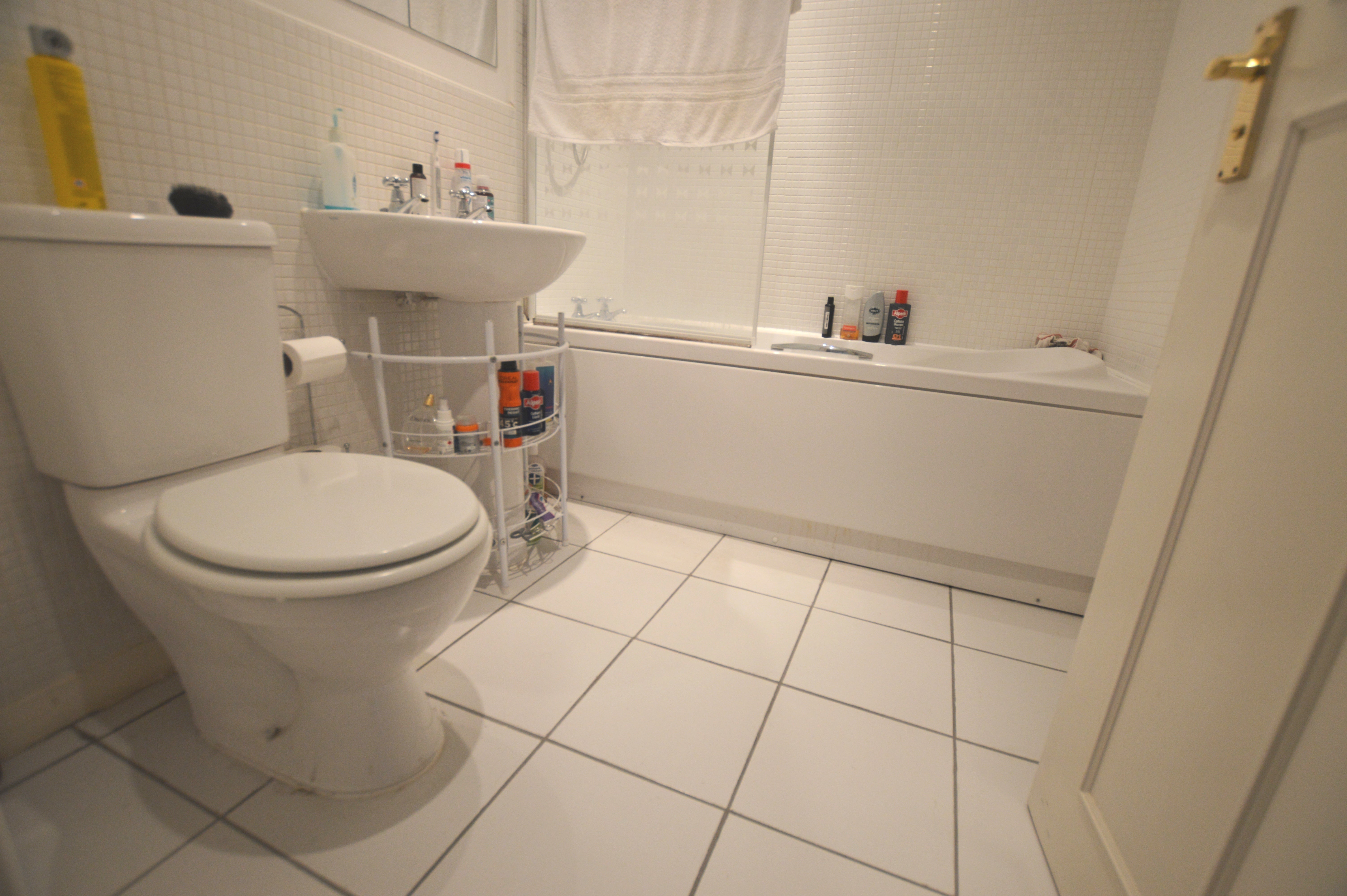 Flat Tuke Grove in Wakefield