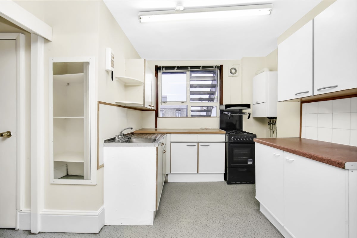 Flat Wightman Road in Greater London