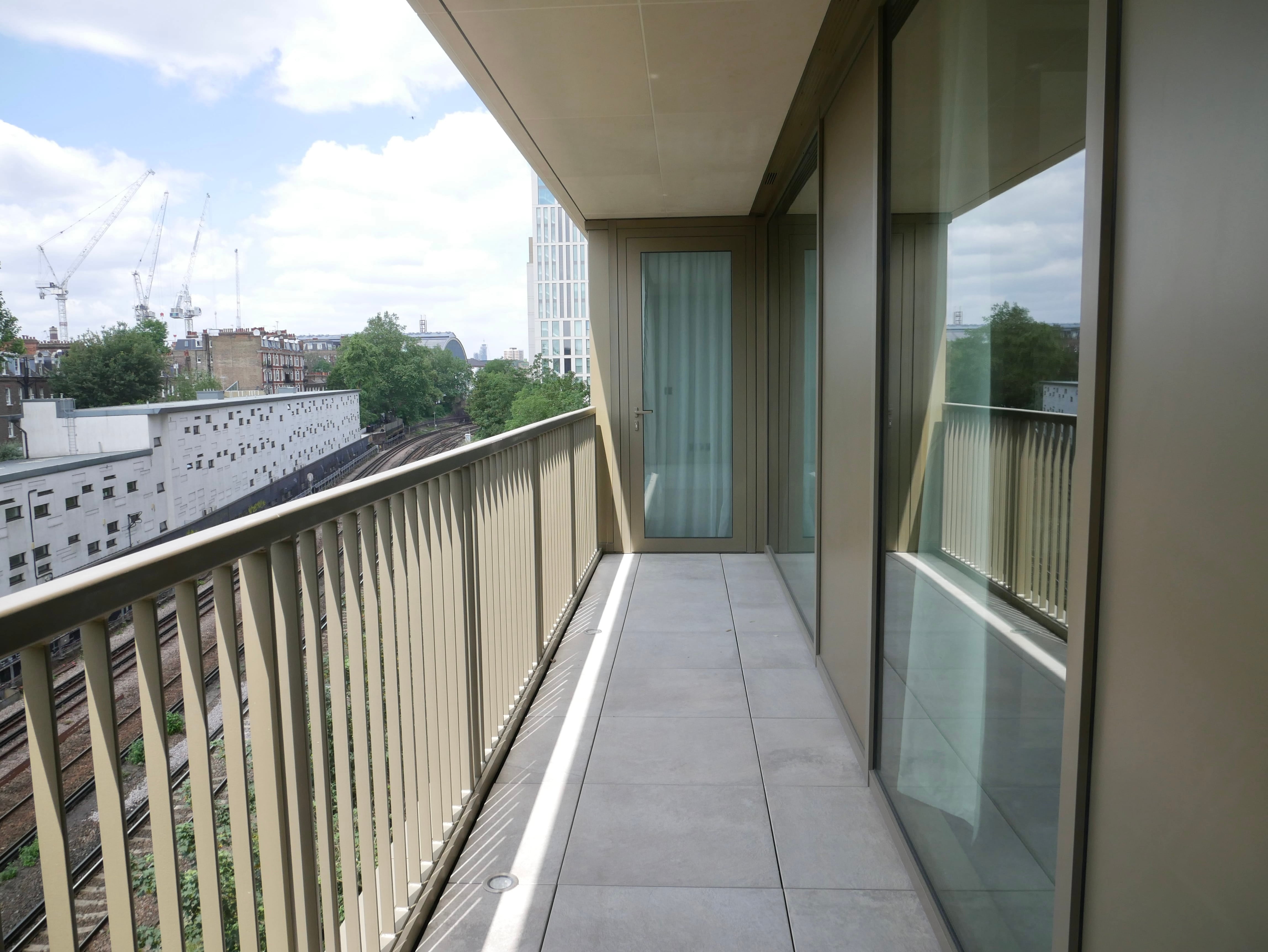 Flat Warwick Lane in Greater London