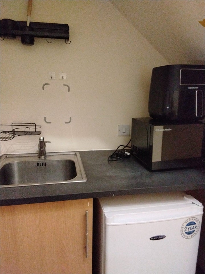 Room Plumstead High Street in Greater London