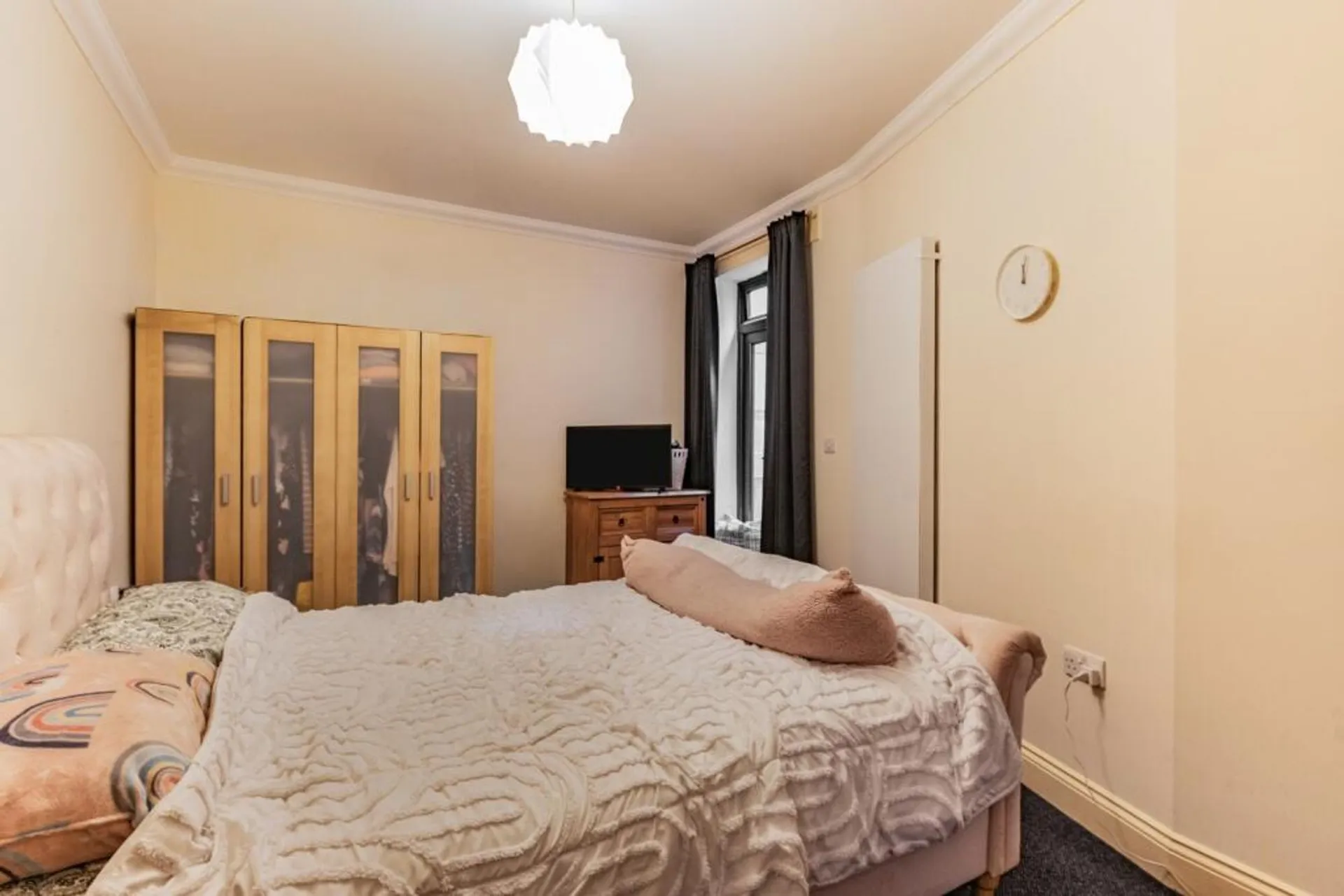 Flat Glebe Way in Greater London