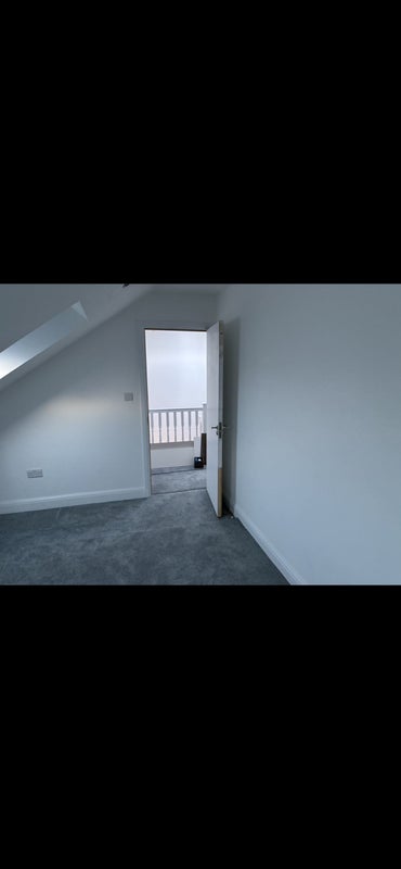 Room Woodstock Avenue in Greater London
