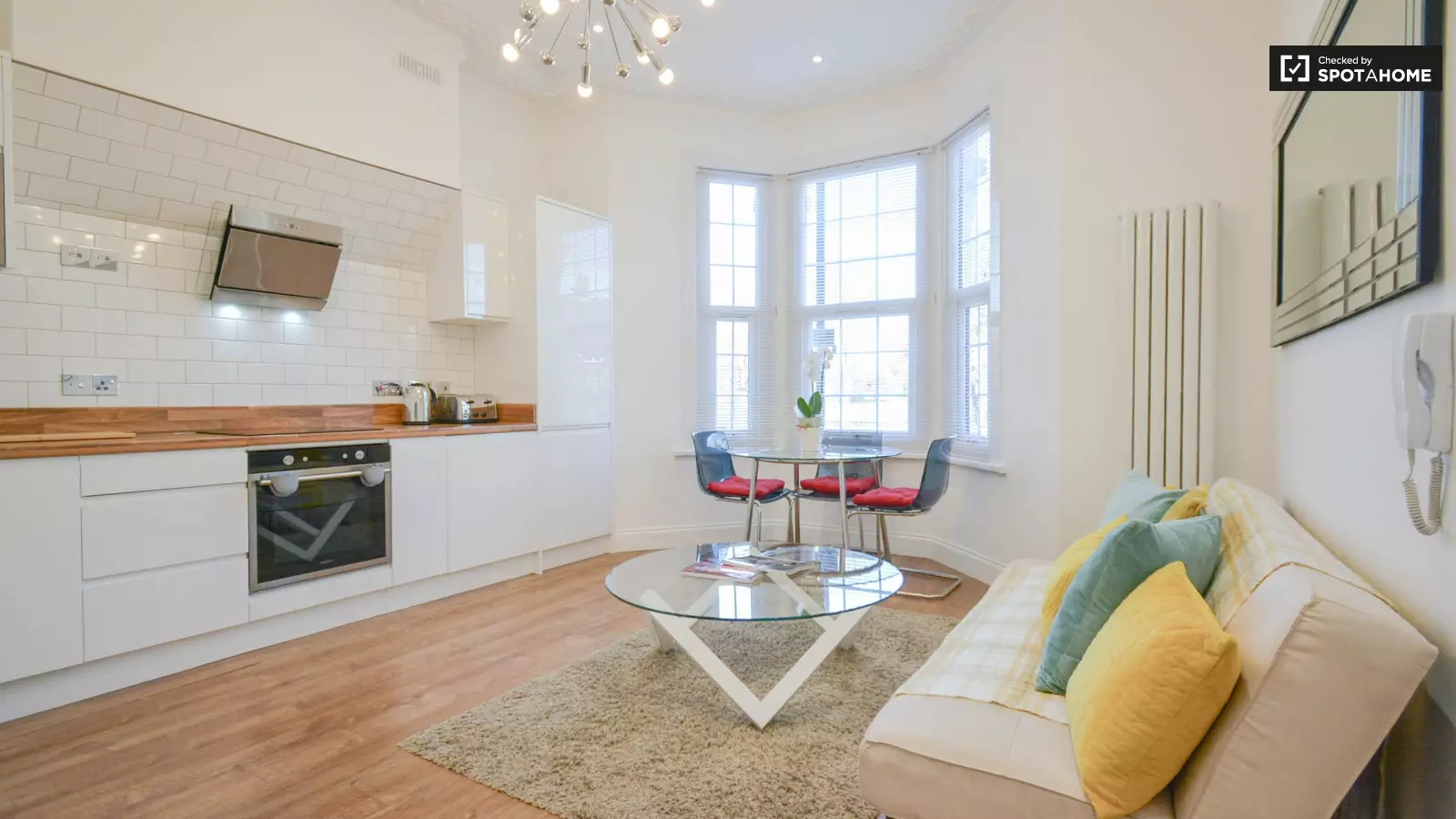 Flat Portway in Greater London