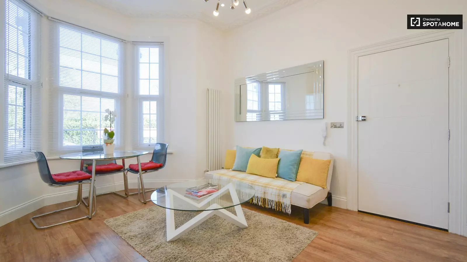 Flat Portway in Greater London