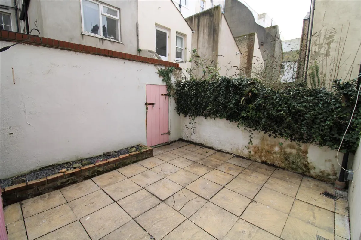 House Lower Market Street in Hove