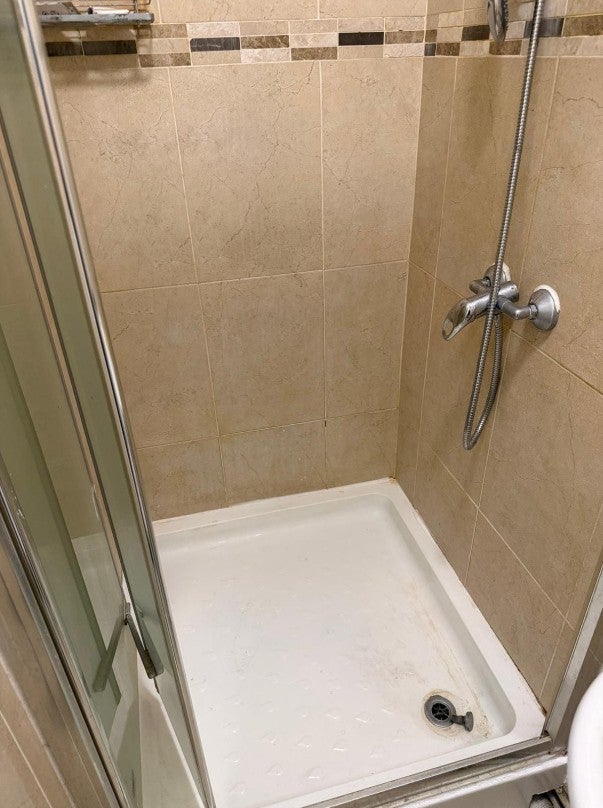 Room Vanquish Close in Greater London