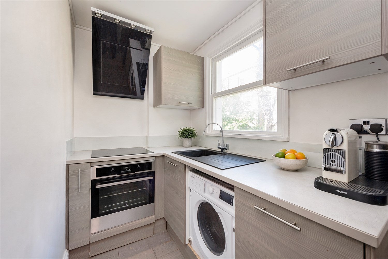 Flat Cambridge Gardens in Greater London