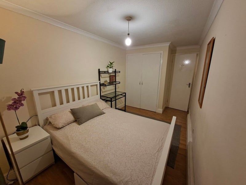 Room Ericcson Close in Greater London