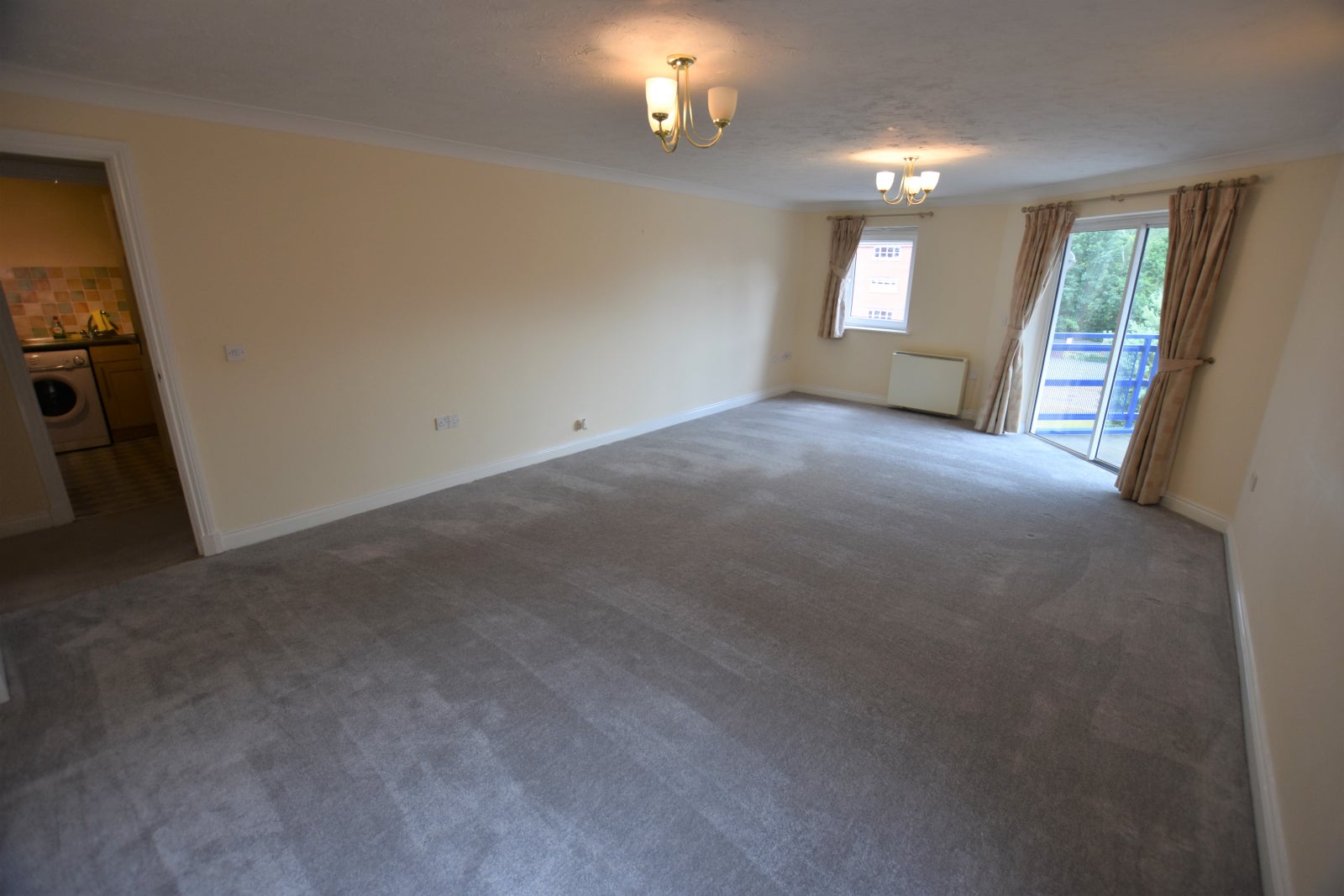 Flat Mountbatten Close in Preston
