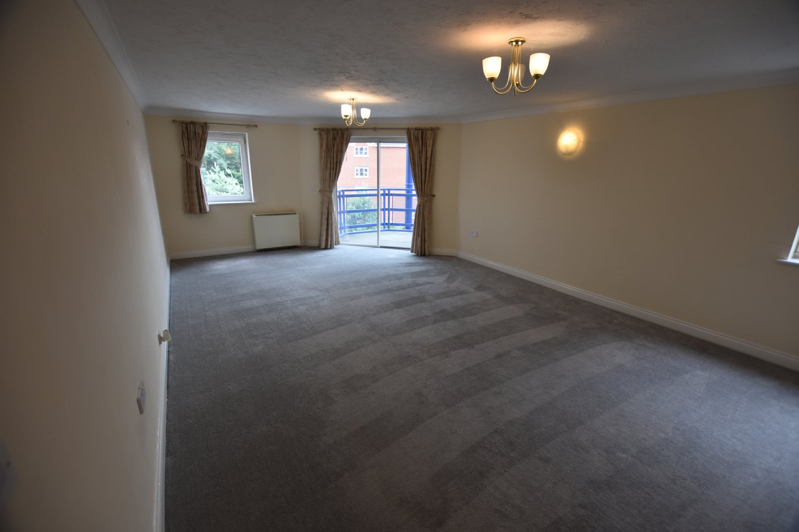 Flat Mountbatten Close in Preston