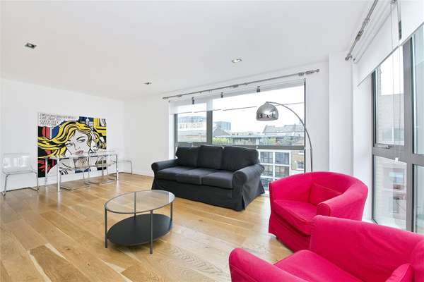Flat Kingsland Road in Greater London