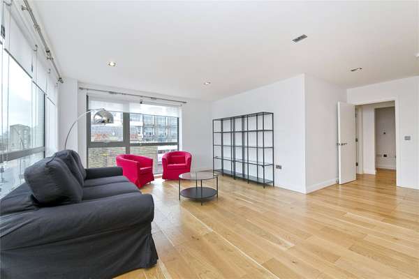 Flat Kingsland Road in Greater London