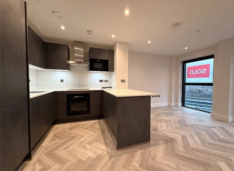 Flat Cockfosters Road in Greater London