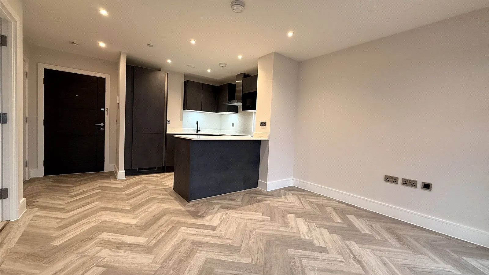 Flat Cockfosters Road in Greater London