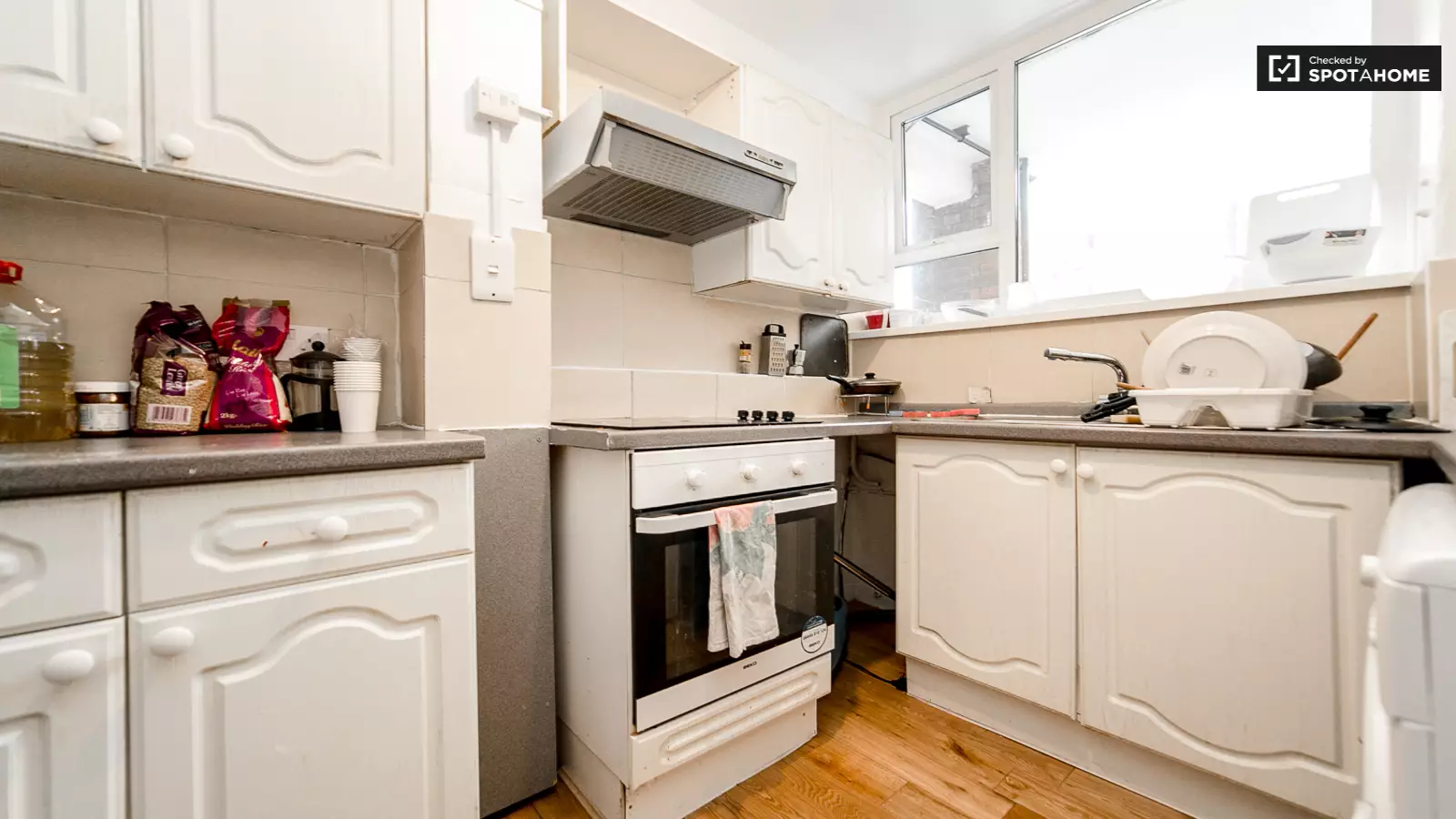 Flat Tildesley Road in Greater London