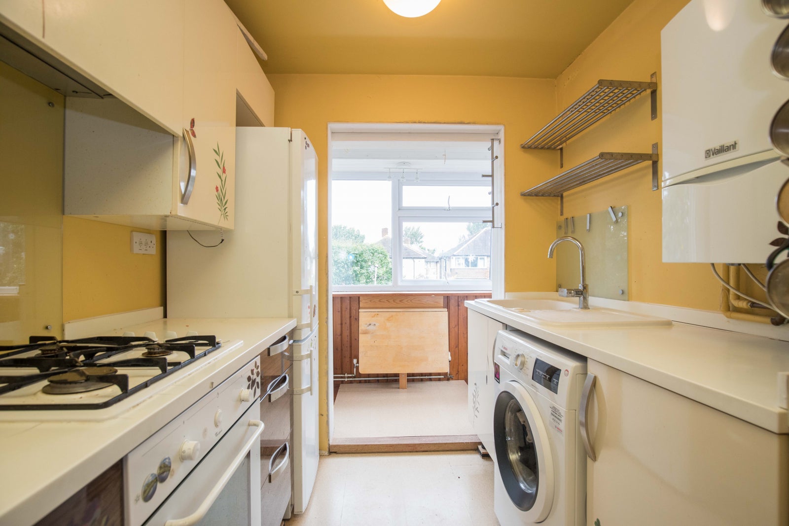 Flat Culvers Avenue in Greater London