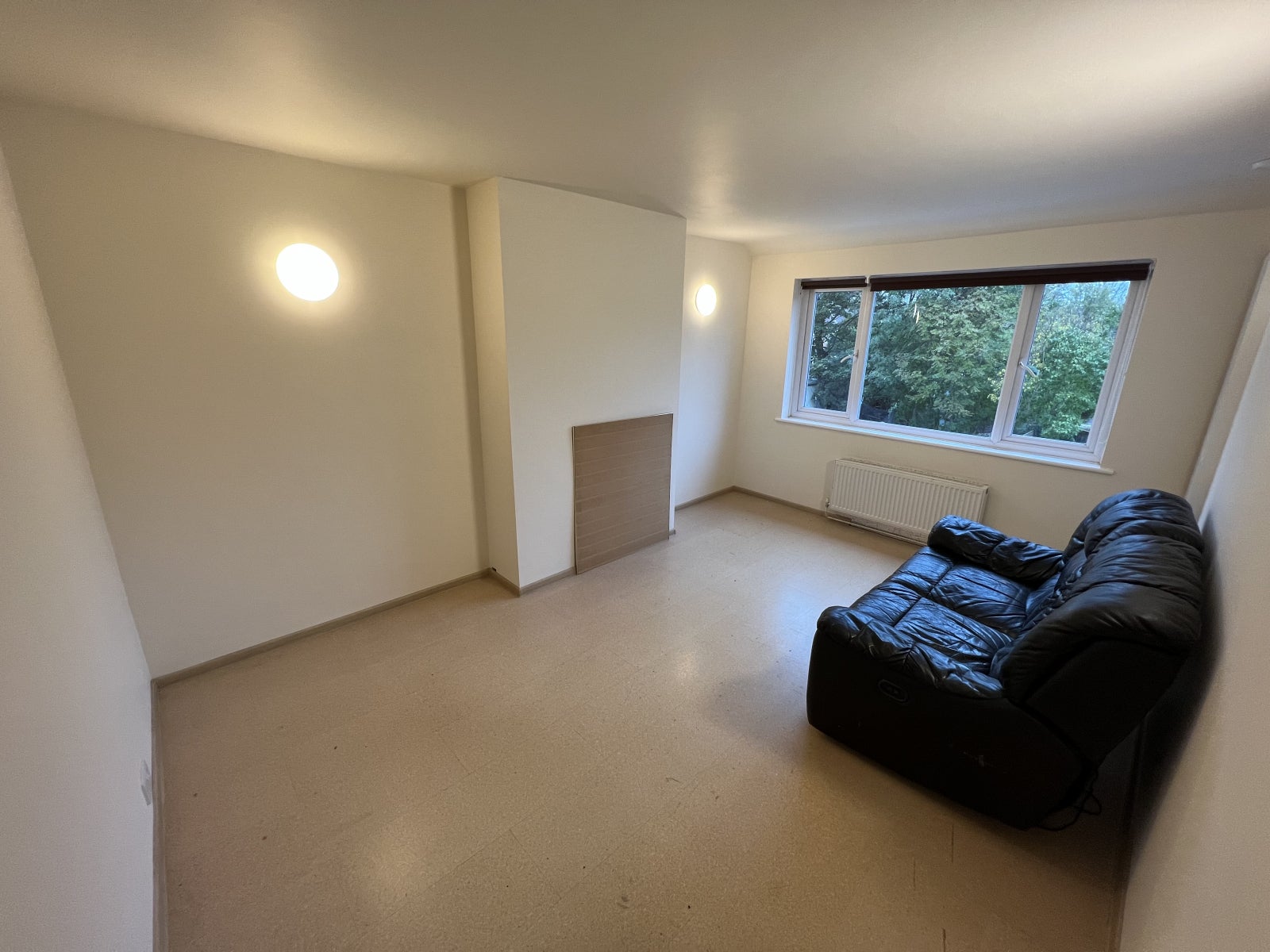 Flat Culvers Avenue in Greater London