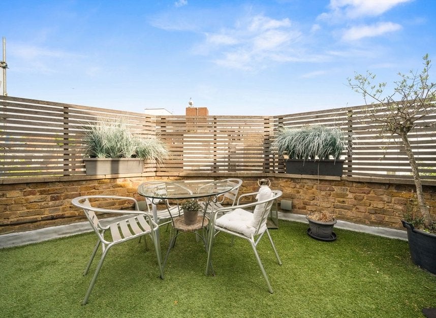 Flat Bolton Gardens in Greater London