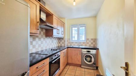 Flat Bramley Court in Dunstable