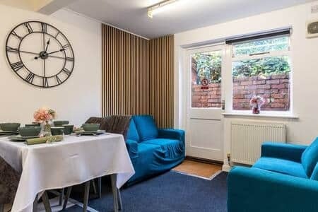 Room York Road in Northampton
