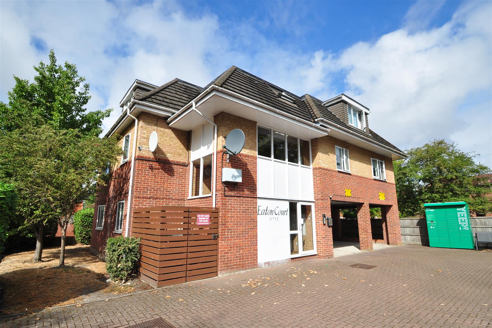 Flat Vale Road in Surrey Heath