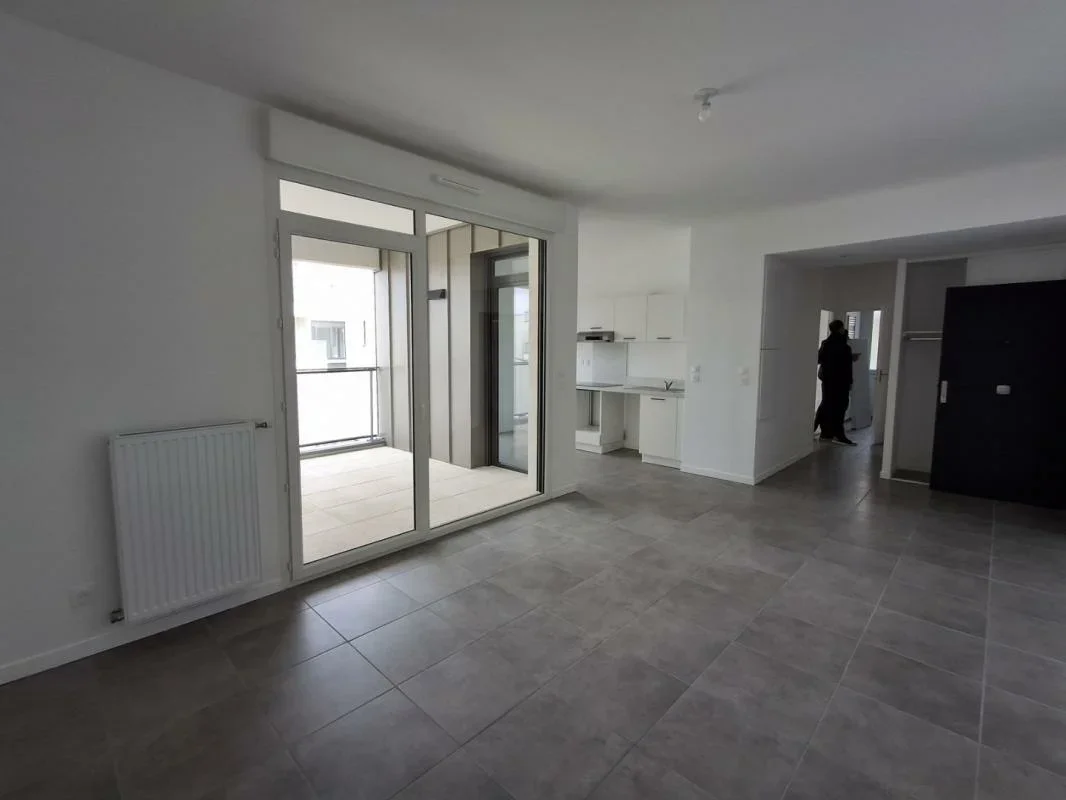 Flat Rue du Centre Nautique in Rillieux-la-Pape