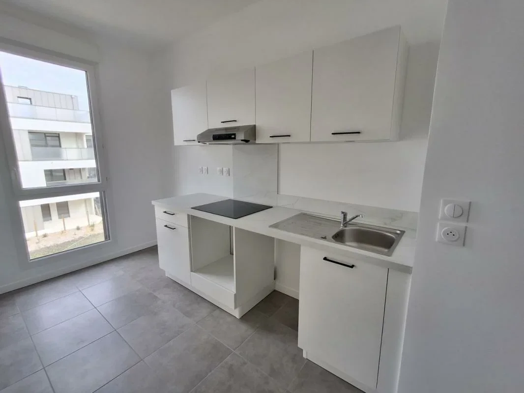 Flat Rue du Centre Nautique in Rillieux-la-Pape