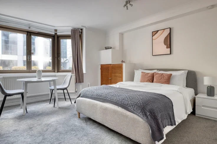 Flat Mansell Street in City of London