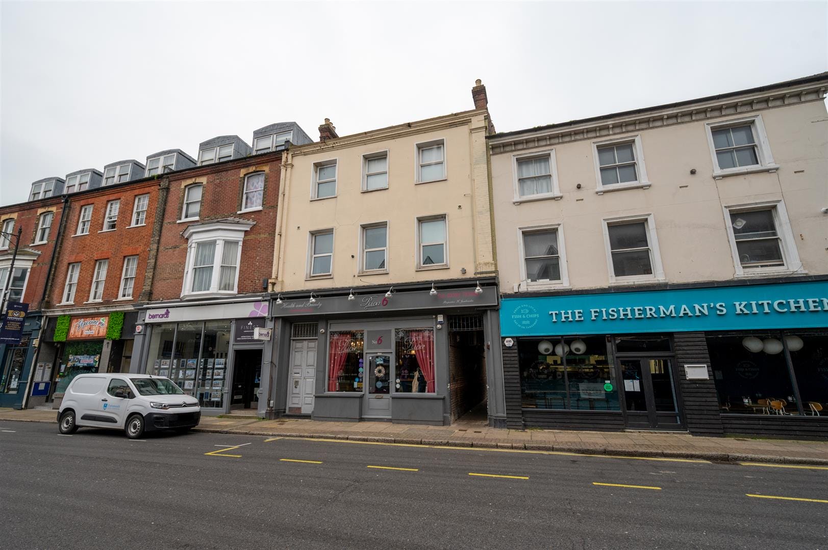 Flat Clarendon Road in Portsmouth