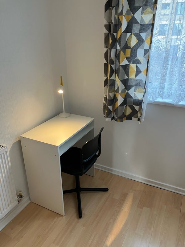 Room Hartsworth Close in Greater London