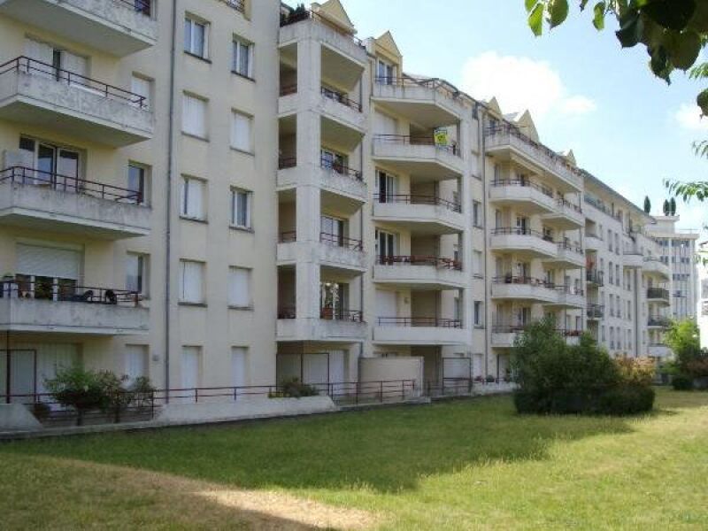 Appartement Avenue Alain Savary à Orléans