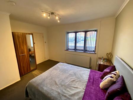 Room Dukes Road in North Warwickshire