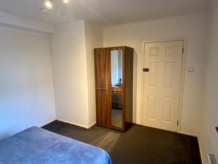 Room Dukes Road in North Warwickshire