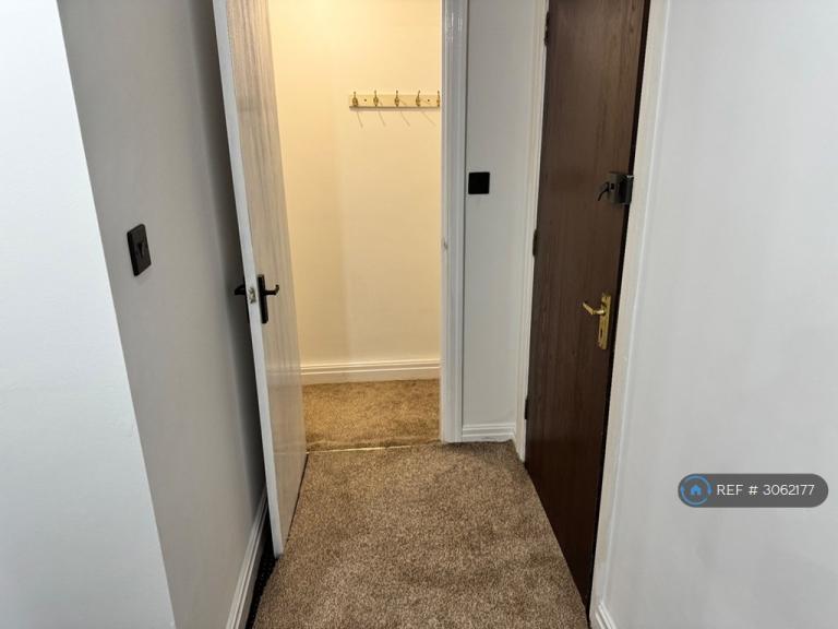 Flat Hamilton Court in Blackpool