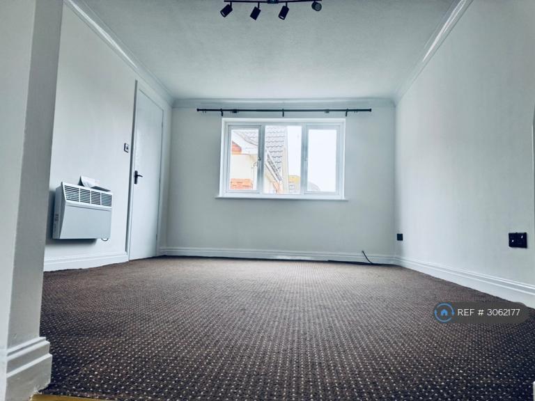Flat Hamilton Court in Blackpool