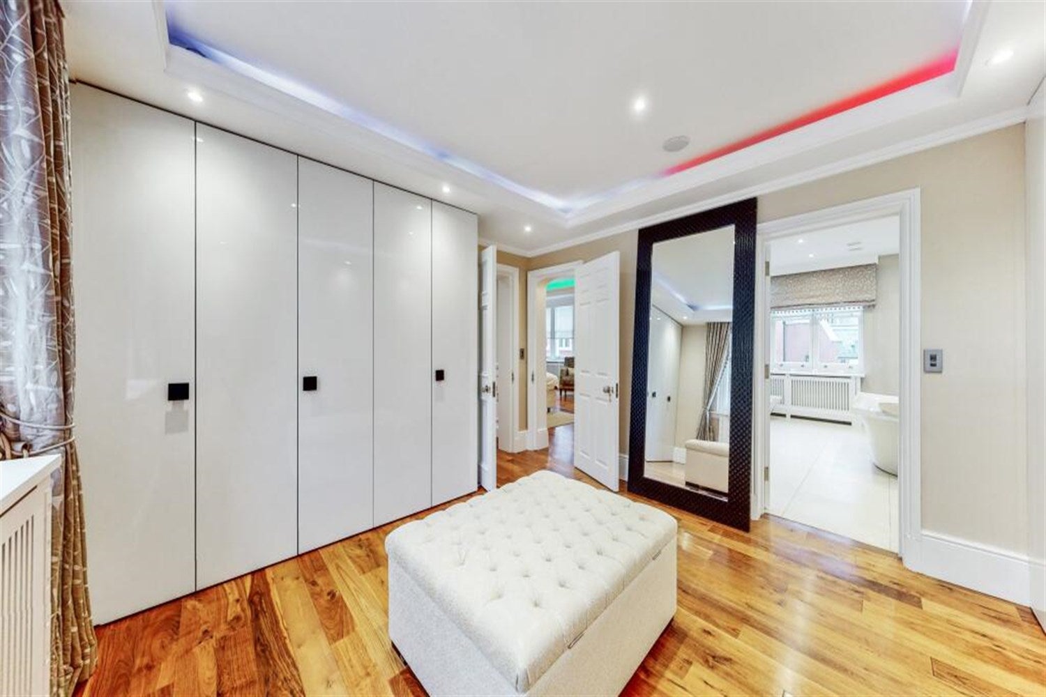 House Herbert Crescent in Greater London