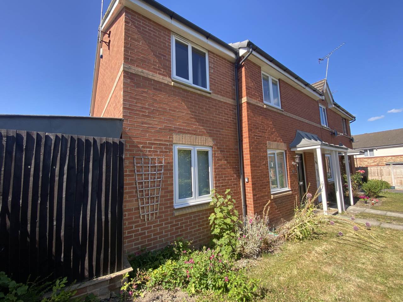 House Swinnow Close in Leeds