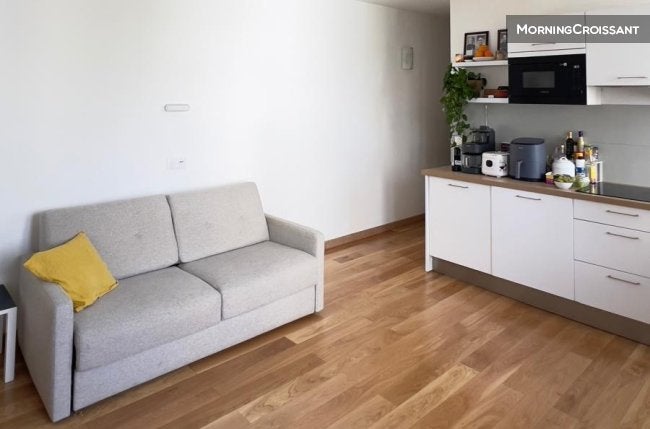 Room Rue Jules Guesde in Levallois-Perret