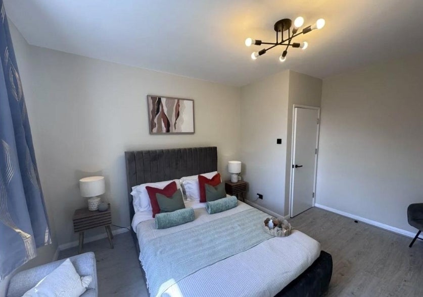 Flat Sterndale Road in Greater London