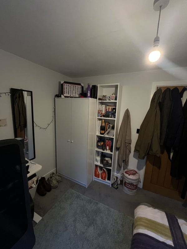 Room Cotswold Road North in Bristol