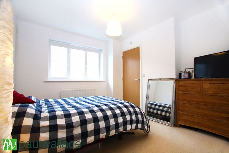 Flat Aldermere Avenue in Broxbourne